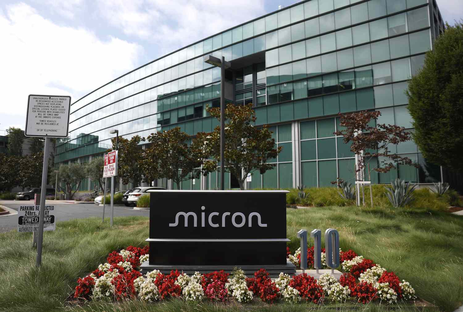 Micron shares rise amid AI demand for memory chips
