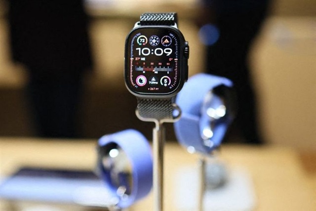Apple restores blood oxygen feature to US watches